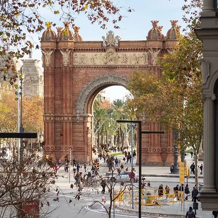 Modernist Arc De Triomf Apartament Barcelona